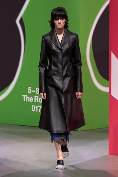 Look 9